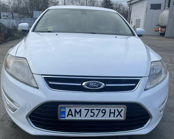Белый Форд Мондео, объемом двигателя 2 л и пробегом 270 тыс. км за 8200 $, фото 1 на Automoto.ua
