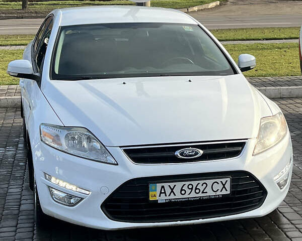 Белый Форд Мондео, объемом двигателя 1.6 л и пробегом 180 тыс. км за 8900 $, фото 1 на Automoto.ua