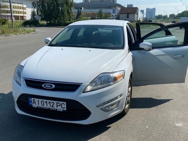 Белый Форд Мондео, объемом двигателя 1.6 л и пробегом 200 тыс. км за 5500 $, фото 1 на Automoto.ua