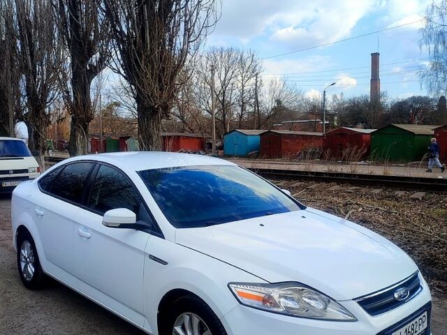 Білий Форд Мондео, об'ємом двигуна 1.6 л та пробігом 191 тис. км за 7500 $, фото 1 на Automoto.ua