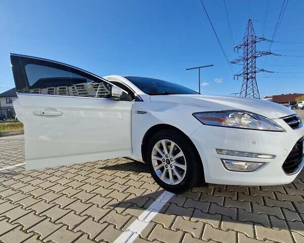 Белый Форд Мондео, объемом двигателя 0 л и пробегом 225 тыс. км за 14500 $, фото 1 на Automoto.ua