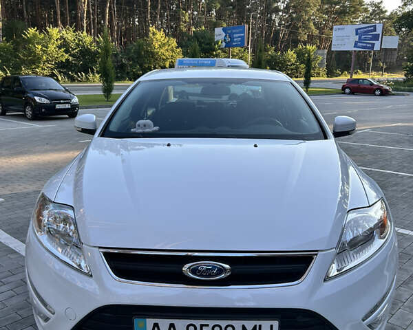 Білий Форд Мондео, об'ємом двигуна 1.6 л та пробігом 79 тис. км за 11000 $, фото 1 на Automoto.ua