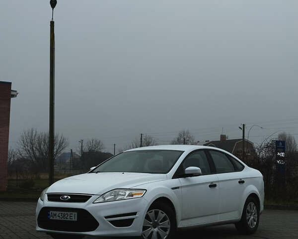 Белый Форд Мондео, объемом двигателя 1.6 л и пробегом 171 тыс. км за 8500 $, фото 1 на Automoto.ua