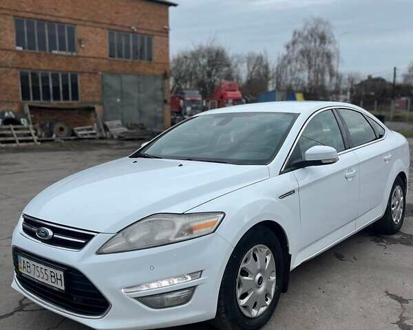 Белый Форд Мондео, объемом двигателя 2 л и пробегом 260 тыс. км за 8500 $, фото 1 на Automoto.ua