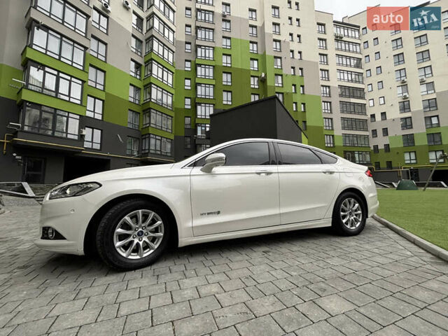 Білий Форд Мондео, об'ємом двигуна 2 л та пробігом 165 тис. км за 12500 $, фото 1 на Automoto.ua