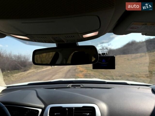 Белый Форд Мондео, объемом двигателя 2.02 л и пробегом 125 тыс. км за 13600 $, фото 1 на Automoto.ua