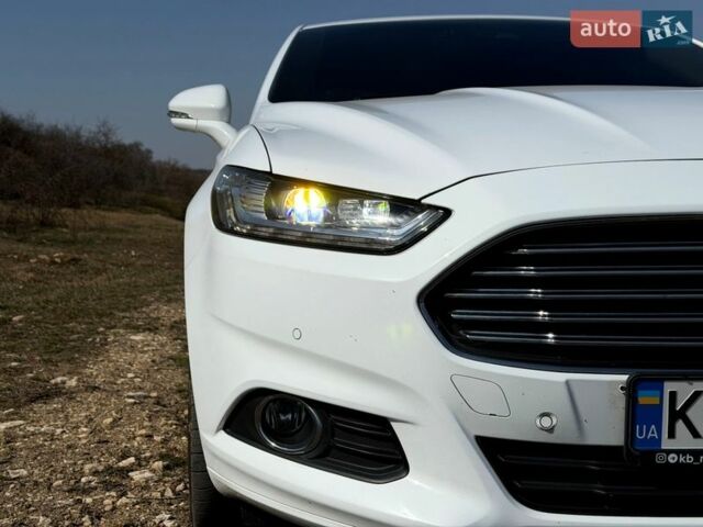 Белый Форд Мондео, объемом двигателя 0 л и пробегом 125 тыс. км за 13700 $, фото 1 на Automoto.ua