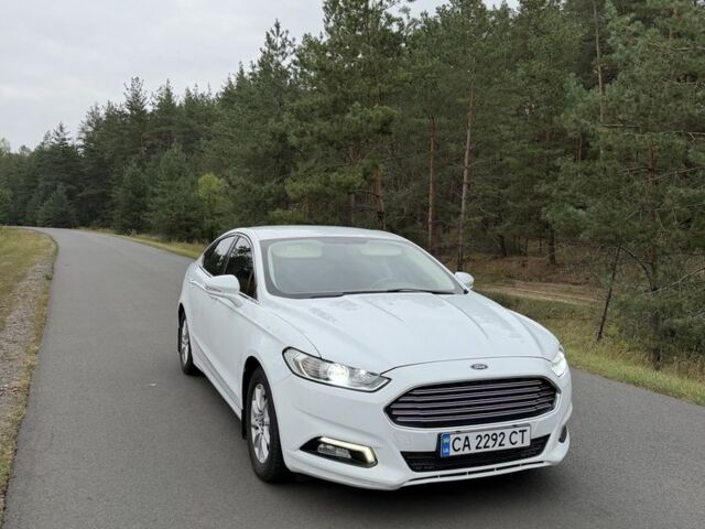 Белый Форд Мондео, объемом двигателя 1.5 л и пробегом 150 тыс. км за 15990 $, фото 1 на Automoto.ua