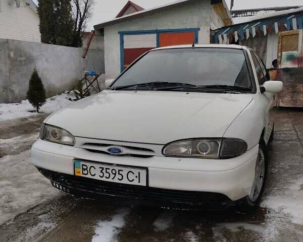 Білий Форд Мондео, об'ємом двигуна 1.8 л та пробігом 253 тис. км за 1350 $, фото 1 на Automoto.ua