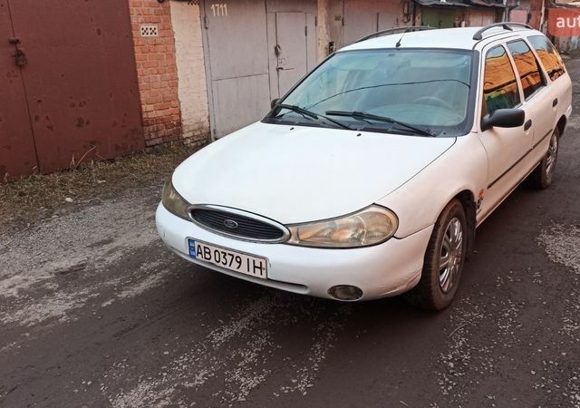 Білий Форд Мондео, об'ємом двигуна 1.8 л та пробігом 400 тис. км за 1350 $, фото 1 на Automoto.ua
