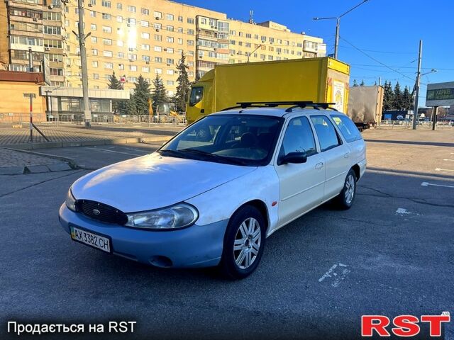 Белый Форд Мондео, объемом двигателя 2 л и пробегом 400 тыс. км за 1350 $, фото 1 на Automoto.ua