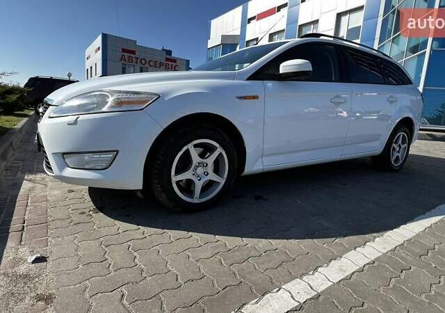 Білий Форд Мондео, об'ємом двигуна 2 л та пробігом 310 тис. км за 7500 $, фото 1 на Automoto.ua
