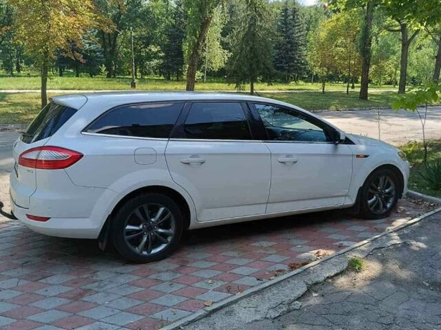 Белый Форд Мондео, объемом двигателя 2 л и пробегом 280 тыс. км за 6000 $, фото 1 на Automoto.ua