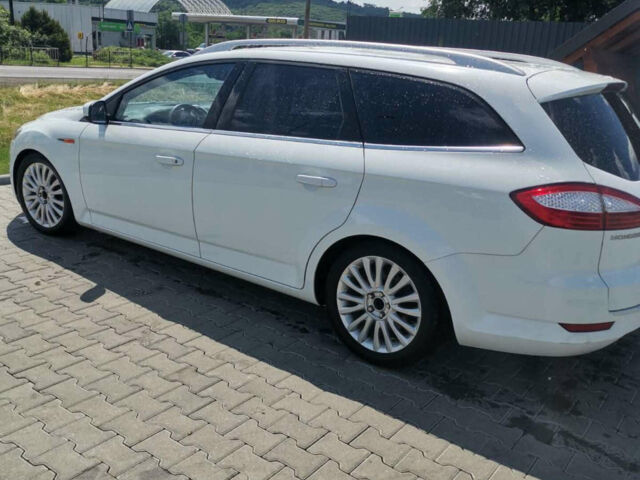 Білий Форд Мондео, об'ємом двигуна 2 л та пробігом 412 тис. км за 7800 $, фото 1 на Automoto.ua