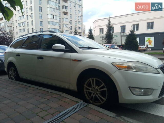 Белый Форд Мондео, объемом двигателя 0 л и пробегом 311 тыс. км за 5700 $, фото 1 на Automoto.ua