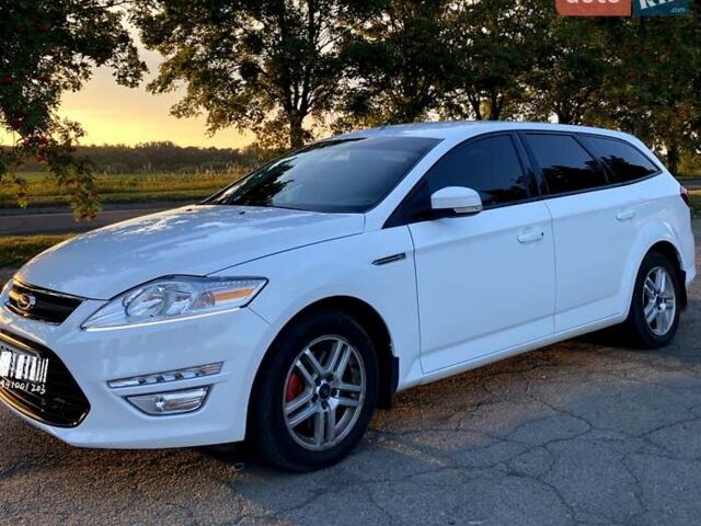 Белый Форд Мондео, объемом двигателя 1.6 л и пробегом 200 тыс. км за 7600 $, фото 1 на Automoto.ua