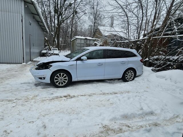 Белый Форд Мондео, объемом двигателя 2 л и пробегом 200 тыс. км за 5200 $, фото 1 на Automoto.ua