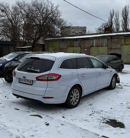 Белый Форд Мондео, объемом двигателя 2 л и пробегом 210 тыс. км за 4500 $, фото 1 на Automoto.ua