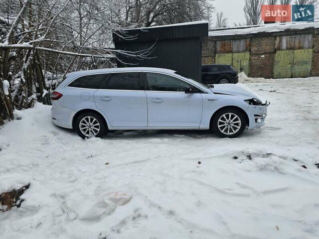 Білий Форд Мондео, об'ємом двигуна 2 л та пробігом 210 тис. км за 4600 $, фото 1 на Automoto.ua