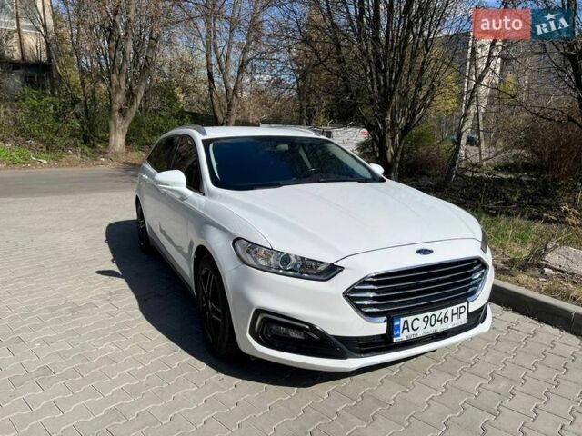 Белый Форд Мондео, объемом двигателя 2 л и пробегом 198 тыс. км за 13700 $, фото 1 на Automoto.ua