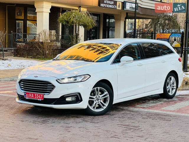 Белый Форд Мондео, объемом двигателя 2 л и пробегом 115 тыс. км за 17300 $, фото 1 на Automoto.ua