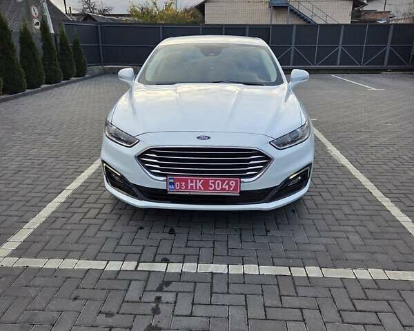 Белый Форд Мондео, объемом двигателя 2 л и пробегом 159 тыс. км за 13900 $, фото 1 на Automoto.ua