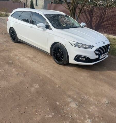 Белый Форд Мондео, объемом двигателя 2 л и пробегом 198 тыс. км за 14400 $, фото 1 на Automoto.ua