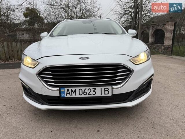 Білий Форд Мондео, об'ємом двигуна 2 л та пробігом 182 тис. км за 18500 $, фото 1 на Automoto.ua