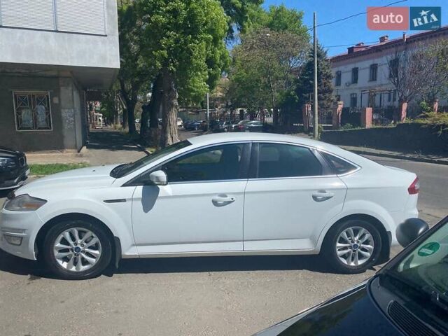 Белый Форд Мондео, объемом двигателя 2 л и пробегом 166 тыс. км за 9400 $, фото 1 на Automoto.ua