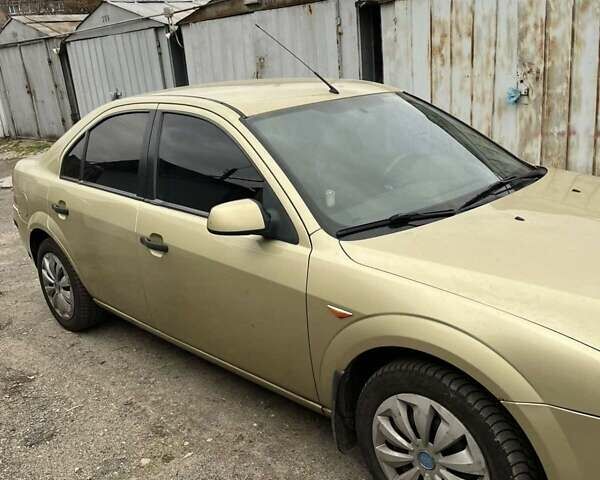 Бежевый Форд Мондео, объемом двигателя 1.8 л и пробегом 272 тыс. км за 3700 $, фото 1 на Automoto.ua