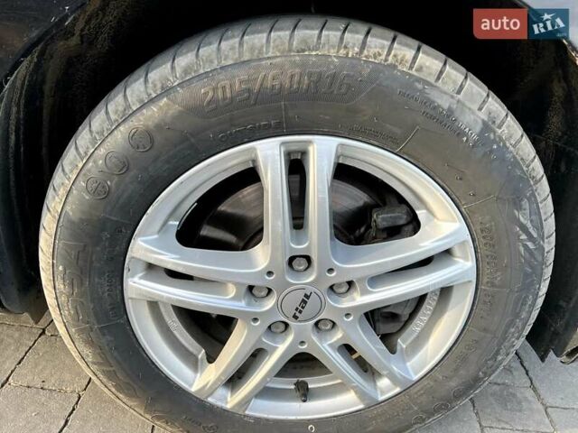 Черный Форд Мондео, объемом двигателя 1.75 л и пробегом 320 тыс. км за 6300 $, фото 1 на Automoto.ua