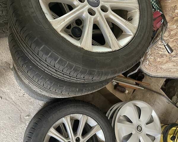 Чорний Форд Мондео, об'ємом двигуна 2 л та пробігом 217 тис. км за 8000 $, фото 1 на Automoto.ua