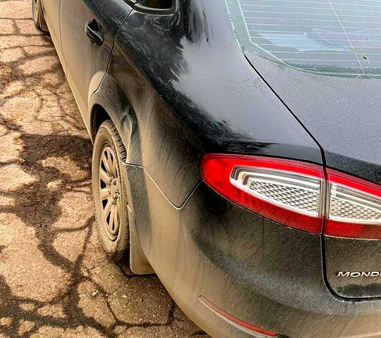 Черный Форд Мондео, объемом двигателя 1.6 л и пробегом 510 тыс. км за 6000 $, фото 1 на Automoto.ua