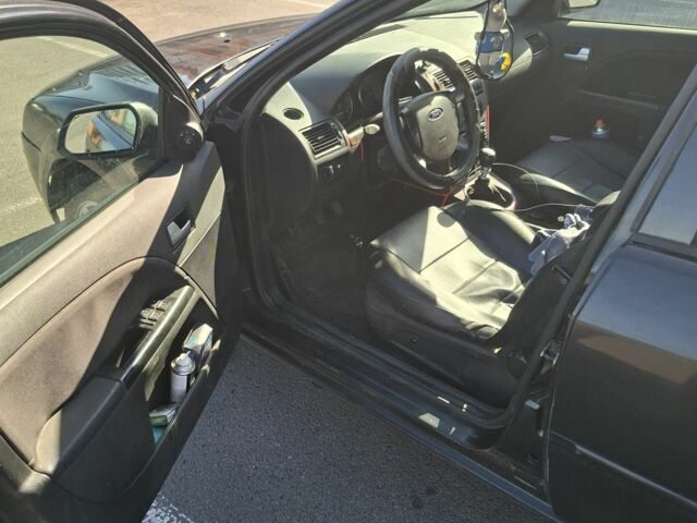 Чорний Форд Мондео, об'ємом двигуна 2 л та пробігом 450 тис. км за 1300 $, фото 1 на Automoto.ua