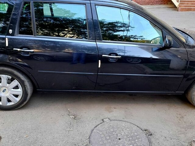 Черный Форд Мондео, объемом двигателя 2 л и пробегом 250 тыс. км за 4000 $, фото 1 на Automoto.ua