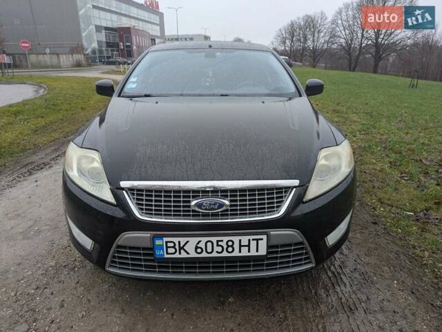 Чорний Форд Мондео, об'ємом двигуна 1.75 л та пробігом 292 тис. км за 5800 $, фото 1 на Automoto.ua