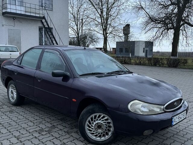 Фиолетовый Форд Мондео, объемом двигателя 1.6 л и пробегом 290 тыс. км за 1600 $, фото 1 на Automoto.ua