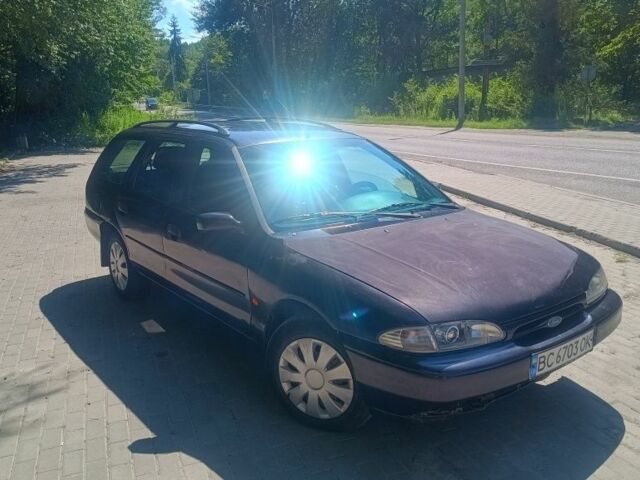 Фиолетовый Форд Мондео, объемом двигателя 1.8 л и пробегом 456 тыс. км за 1000 $, фото 1 на Automoto.ua