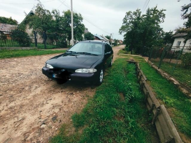 Фіолетовий Форд Мондео, об'ємом двигуна 1.8 л та пробігом 315 тис. км за 2000 $, фото 1 на Automoto.ua