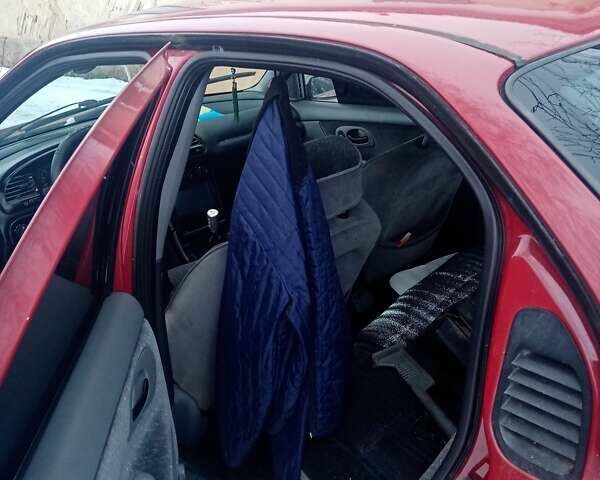 Красный Форд Мондео, объемом двигателя 1.8 л и пробегом 260 тыс. км за 2700 $, фото 1 на Automoto.ua