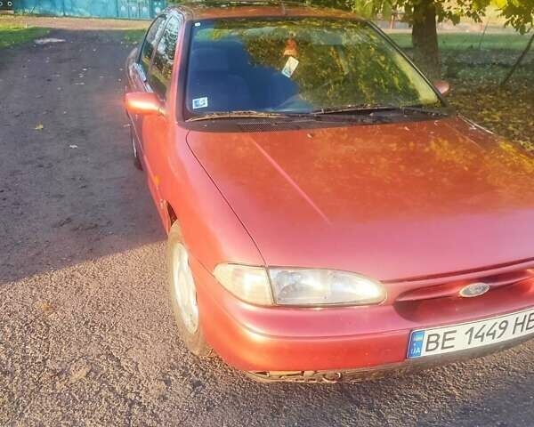 Красный Форд Мондео, объемом двигателя 2 л и пробегом 346 тыс. км за 2500 $, фото 1 на Automoto.ua