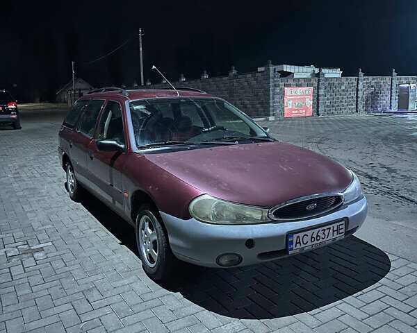 Красный Форд Мондео, объемом двигателя 1.8 л и пробегом 370 тыс. км за 1500 $, фото 1 на Automoto.ua