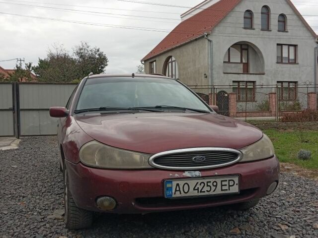 Форд Мондео 1998 в Мукачеве на Automoto.ua Красный Форд Мондео, объемом двигателя 2 л и пробегом 386 тыс. км за 800 $, фото 1 на Automoto.ua