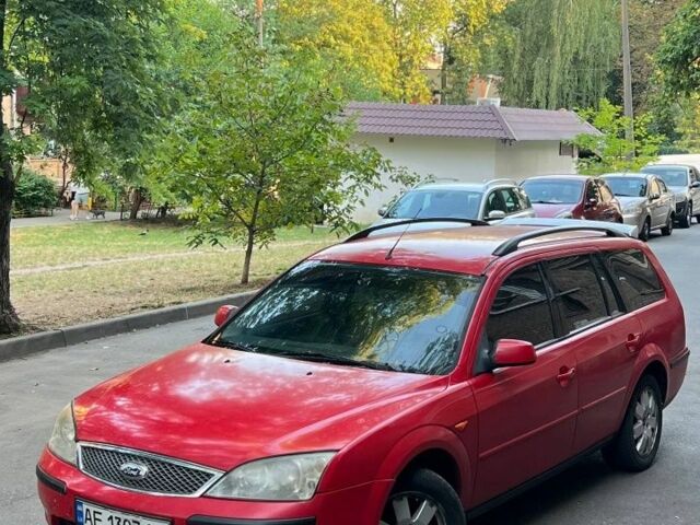 Красный Форд Мондео, объемом двигателя 1.8 л и пробегом 350 тыс. км за 3348 $, фото 1 на Automoto.ua