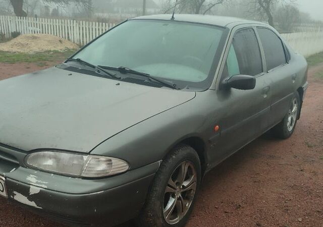 Серый Форд Мондео, объемом двигателя 1.8 л и пробегом 290 тыс. км за 1400 $, фото 1 на Automoto.ua