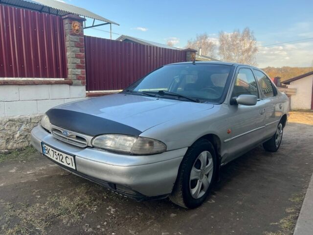 Серый Форд Мондео, объемом двигателя 2 л и пробегом 472 тыс. км за 550 $, фото 1 на Automoto.ua