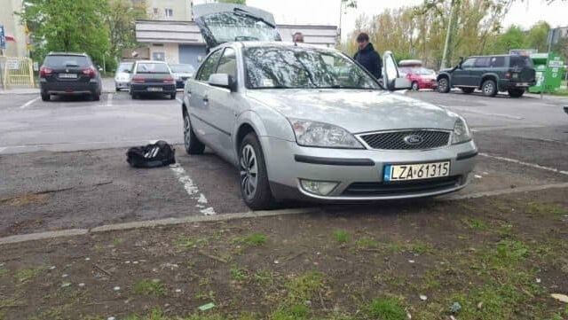 Сірий Форд Мондео, об'ємом двигуна 2 л та пробігом 290 тис. км за 2200 $, фото 1 на Automoto.ua