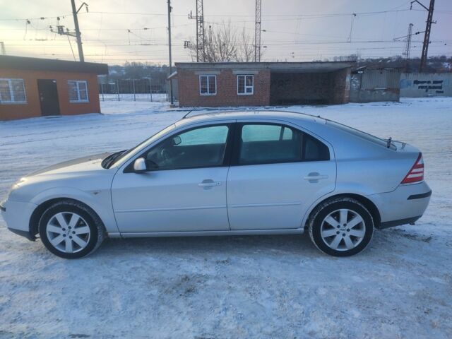 Сірий Форд Мондео, об'ємом двигуна 0 л та пробігом 225 тис. км за 4350 $, фото 1 на Automoto.ua