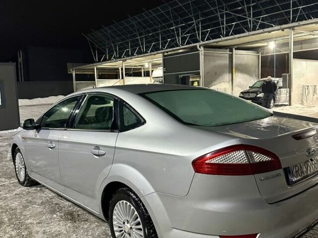 Сірий Форд Мондео, об'ємом двигуна 1.8 л та пробігом 290 тис. км за 2540 $, фото 1 на Automoto.ua