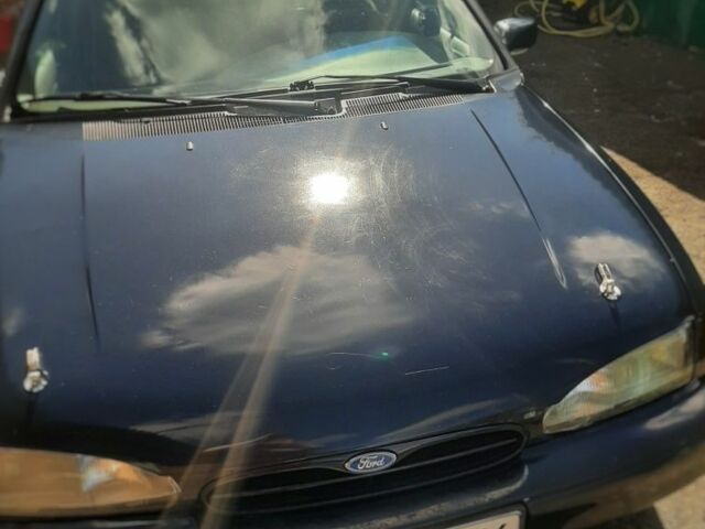 Серый Форд Мондео, объемом двигателя 1.6 л и пробегом 300 тыс. км за 1500 $, фото 1 на Automoto.ua